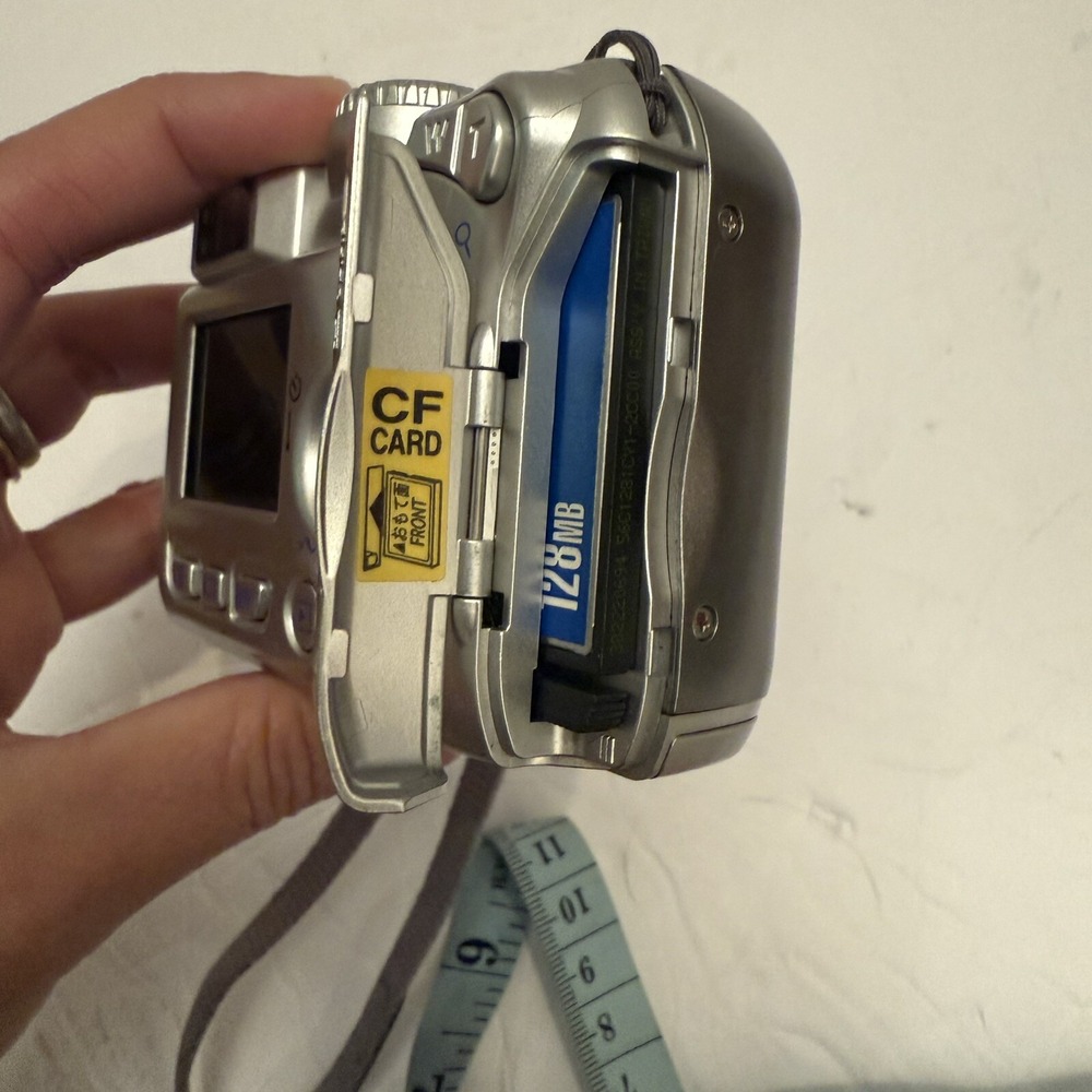 Nikon Digital Camera Coolpix 3100 3.2MP Silver Tested With Memory Card UNTESTED - Picture 11 of 16